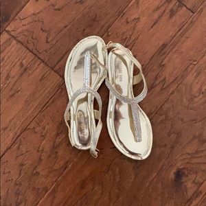 Gianna Bini flat sandals